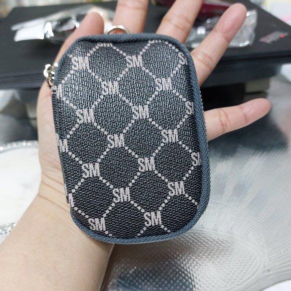 Steve Madden Handbag Keychain Mini Clip On Bag Accessory - Picture 5 of 5